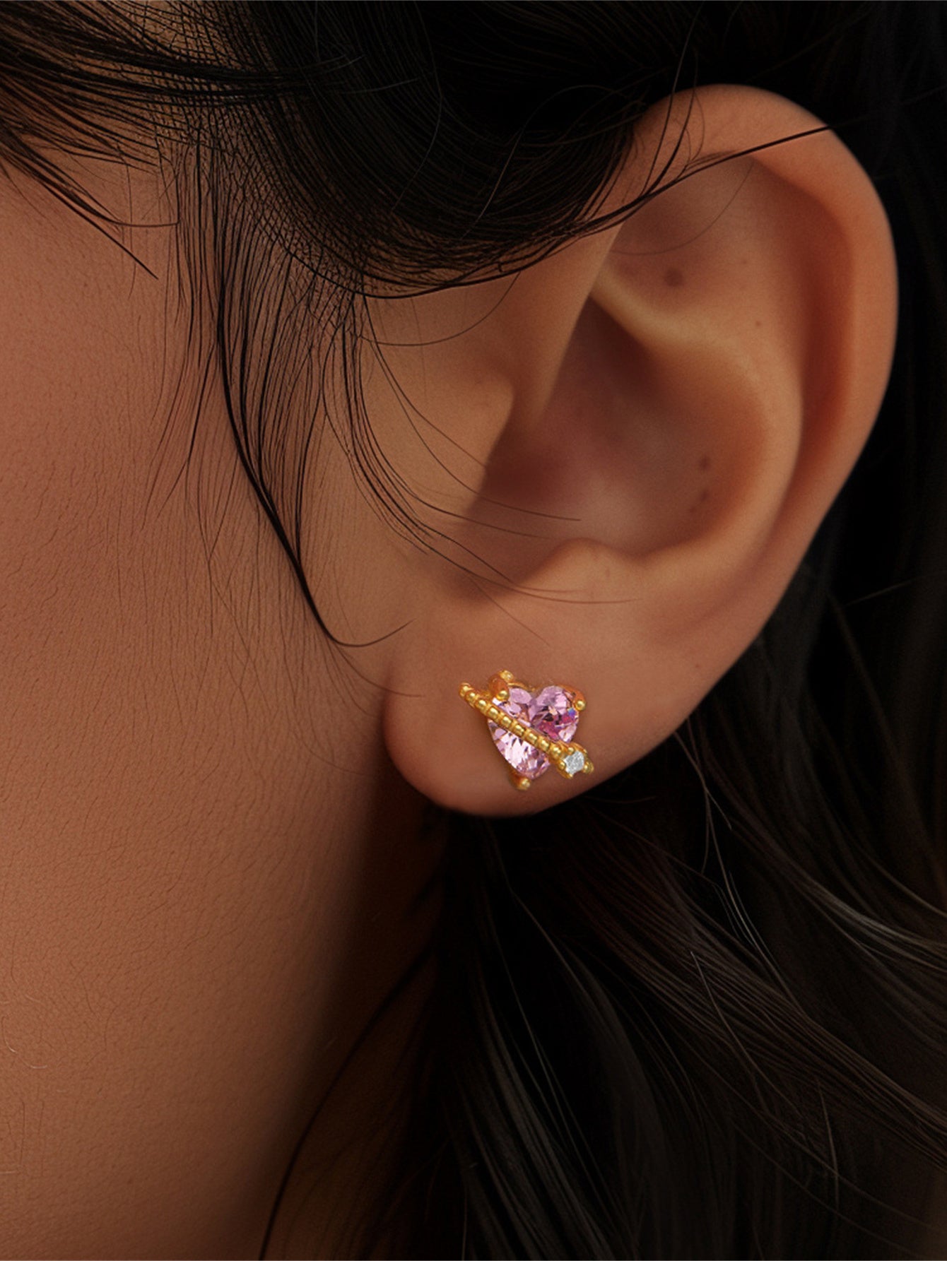 925 Sterling Silver Pink Zircon Heart Cartilage Stud
