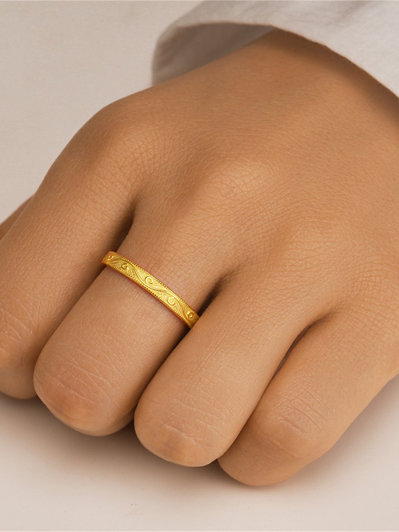 925 Sterling Silver Vintage Engraved Band Ring