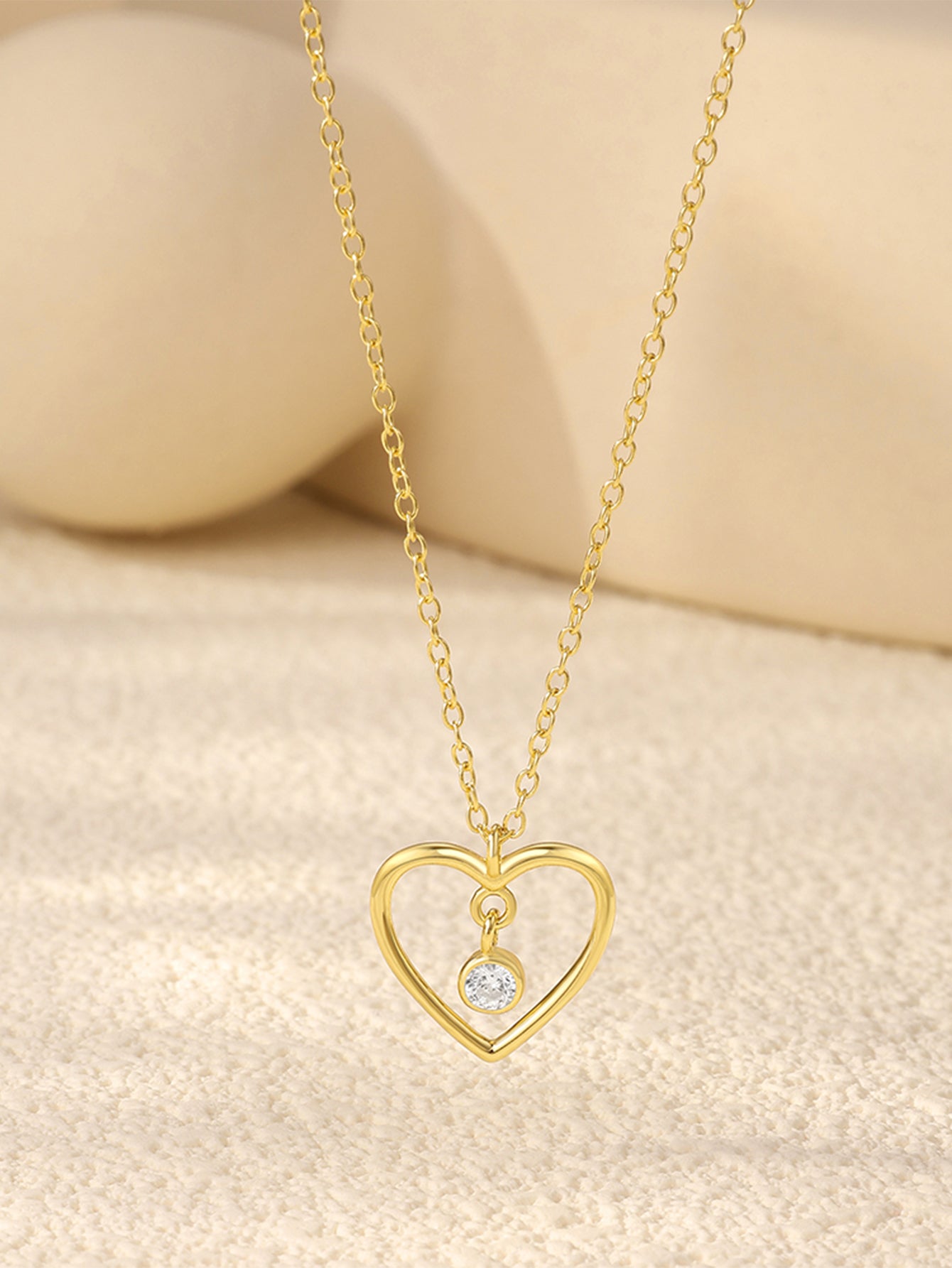 925 Sterling Silver Minimalist Heart Zircon Pendant Necklace