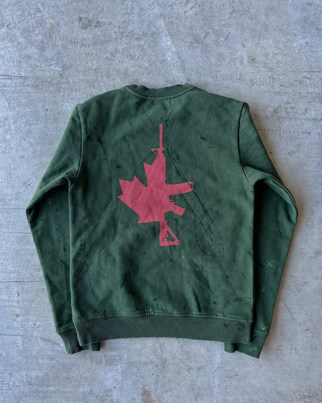 AOKLOK® Canada War Club Crewneck – Washed Military Green