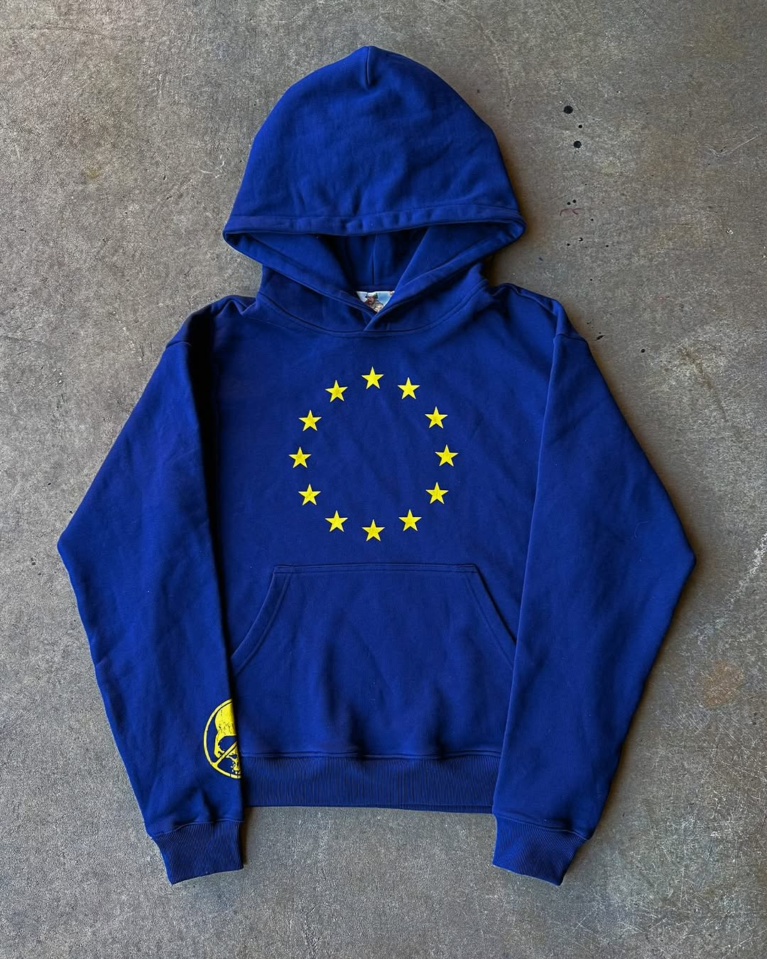 EU Stars Hoodie – Minimal Graphic Streetwear Pullover (Unisex)