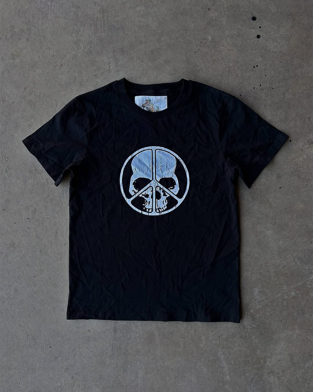 Skull Peace Graphic T-Shirt – Vintage Streetwear Tee (Unisex)